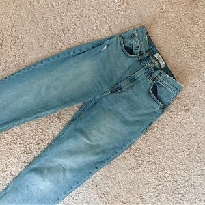 Abercrombie & Fitch Ankle Straight Ultra High Rise Jeans